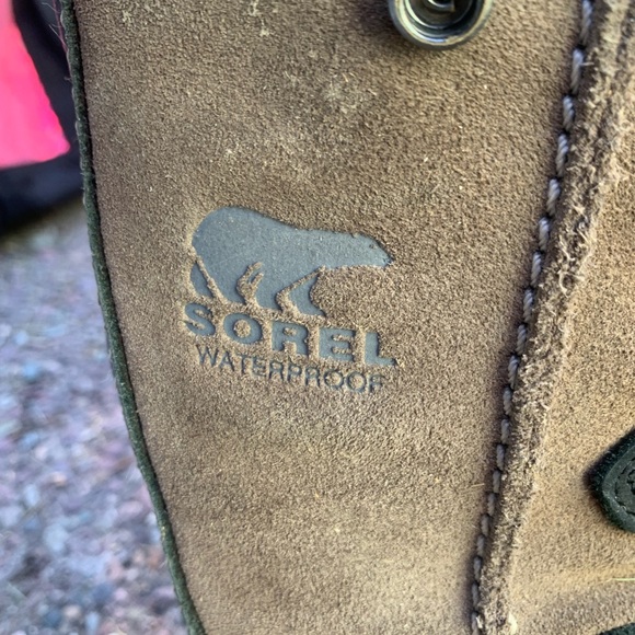 Women’s unique Aztec wool pattern Sorel boots - Picture 3 of 6